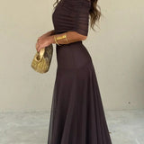 Inês – Vestido Longo Plissado de Um Ombro Elegante