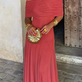 Inês – Vestido Longo Plissado de Um Ombro Elegante